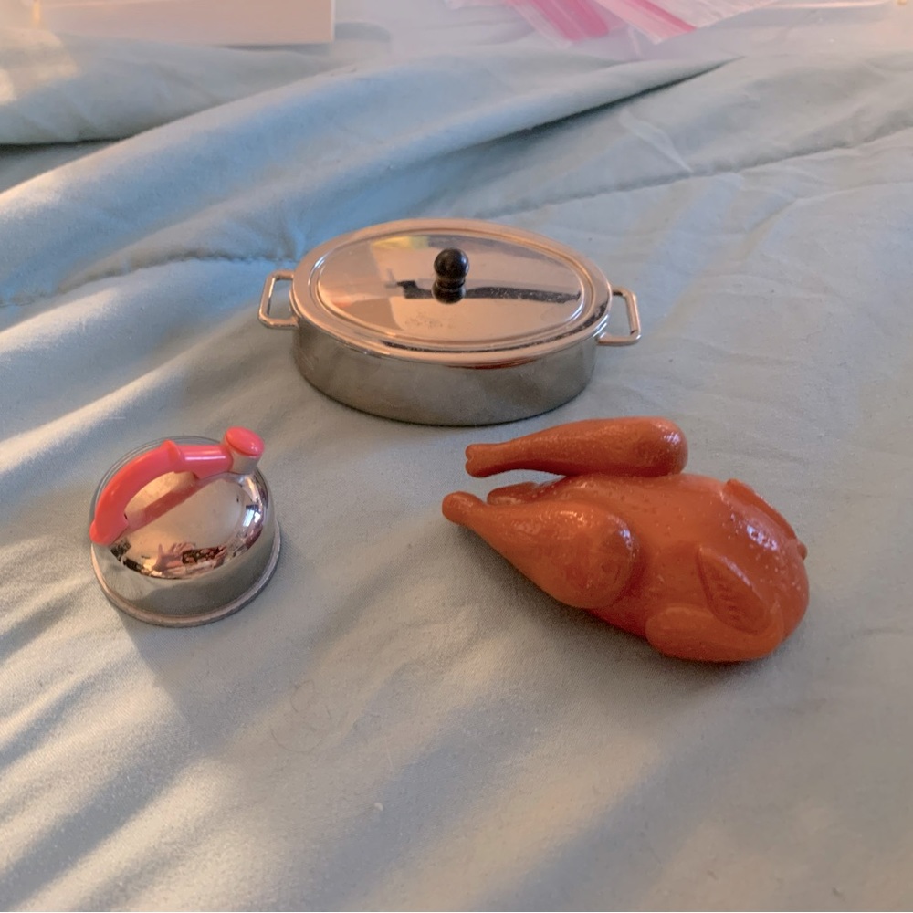 1996 TYCO Kitchen Littles set. Tea kettle, roaster pan w/lid and turkey. $25